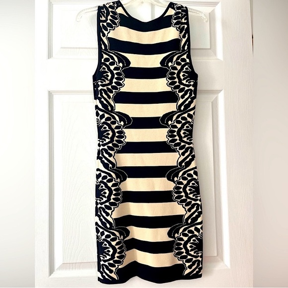 CURVE HUGGING Beige Striped Knit Bodycon Dress XXS XS - Picture 5 of 6